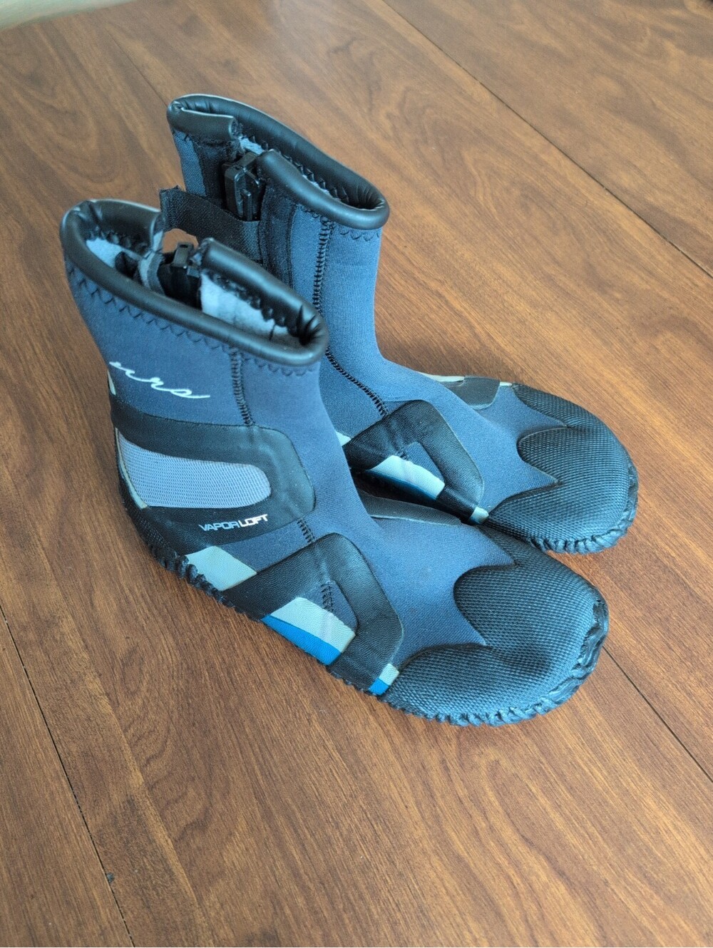 NRS 🔥 Vapor Loft Black/Gray Paddle Zip Water Wet-Shoes Boots Women 8 Youth 6.5